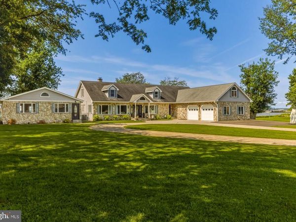 8 ISSAC DRIVE, PENNSVILLE, NJ 08070