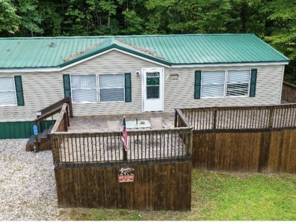 635 Lakeshore Drive , Mammoth Cave, KY 42259