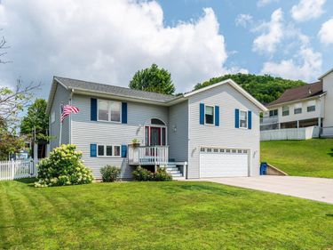 306 Haralson Lane, La Crescent, MN 55947