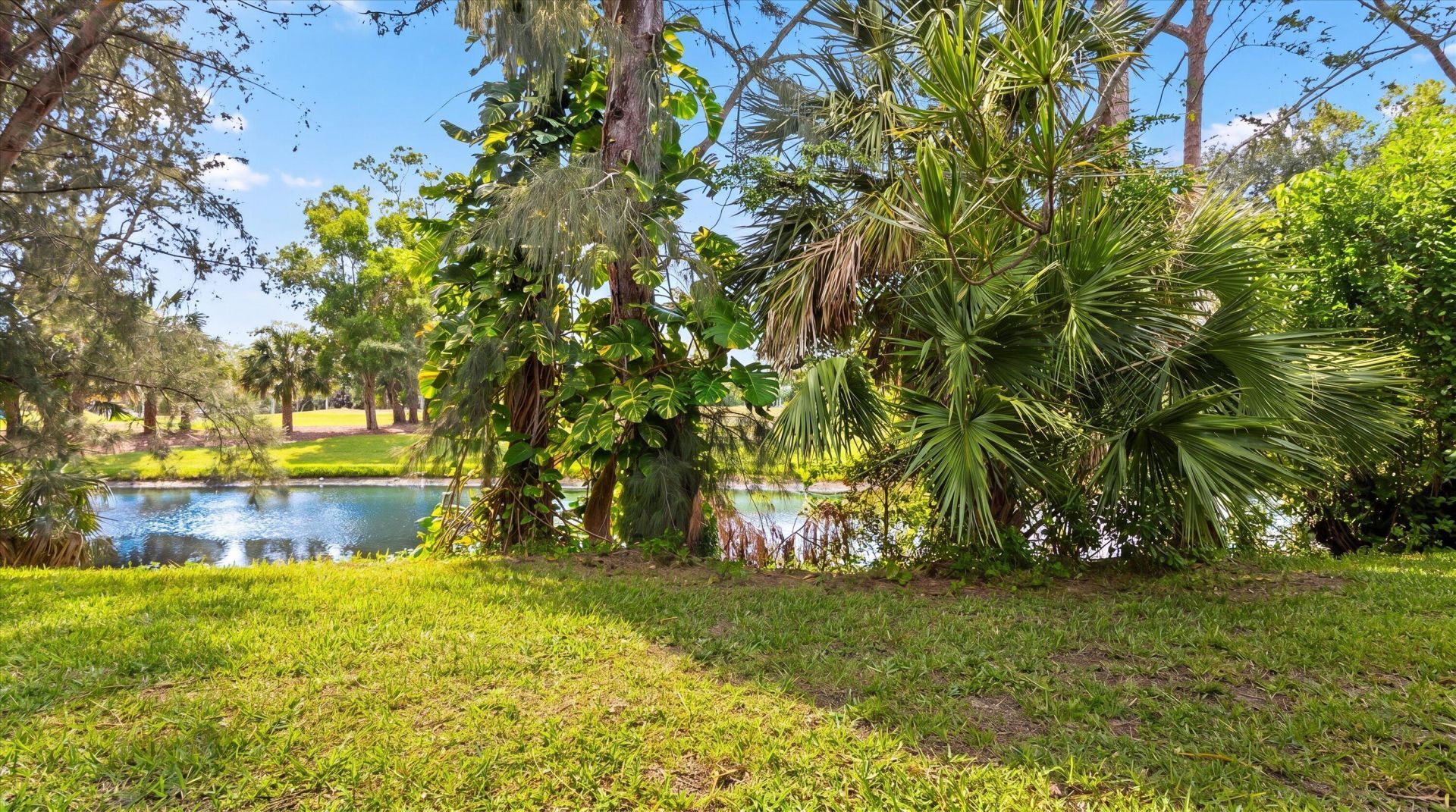 1303 Lakeview Drive E, Royal Palm Beach, FL 33411 Photo