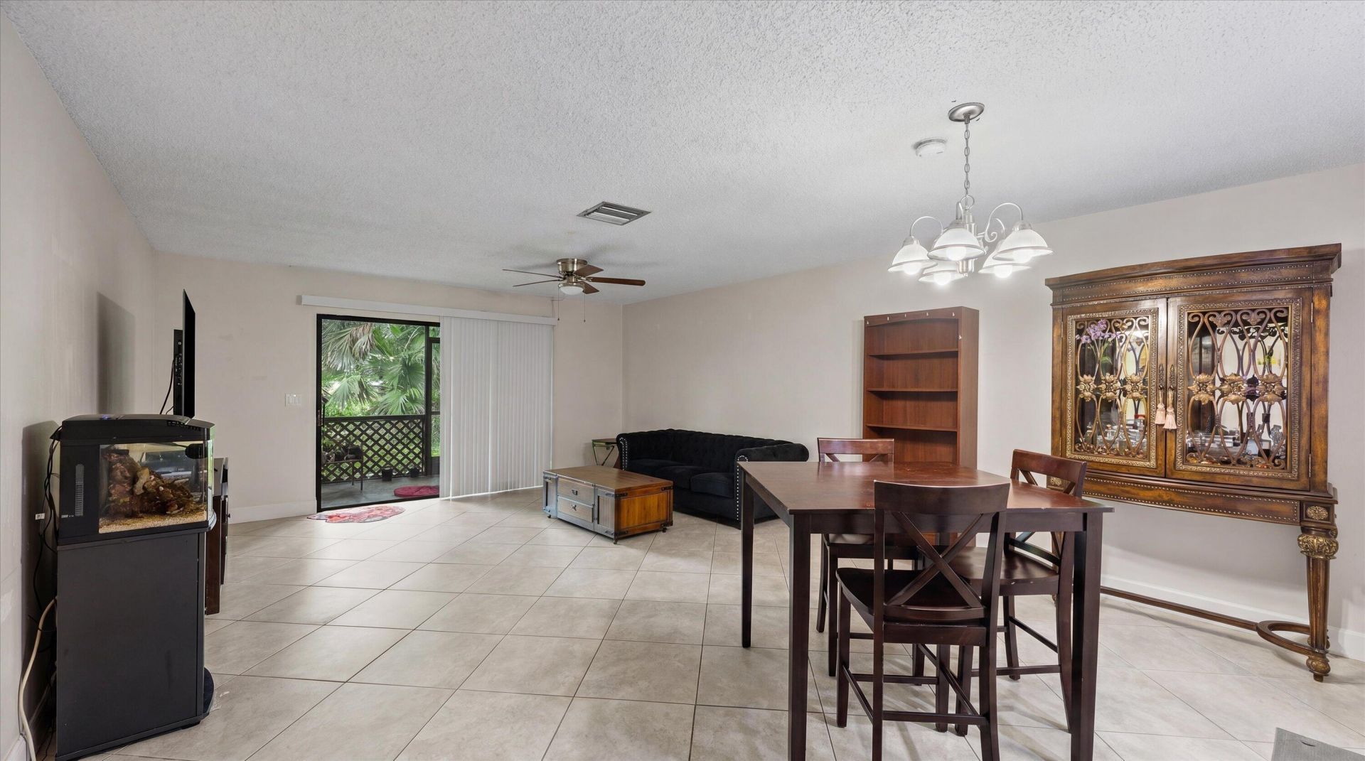 1303 Lakeview Drive E, Royal Palm Beach, FL 33411 Photo