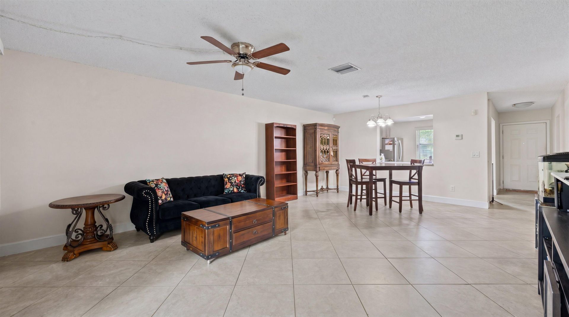 1303 Lakeview Drive E, Royal Palm Beach, FL 33411 Photo