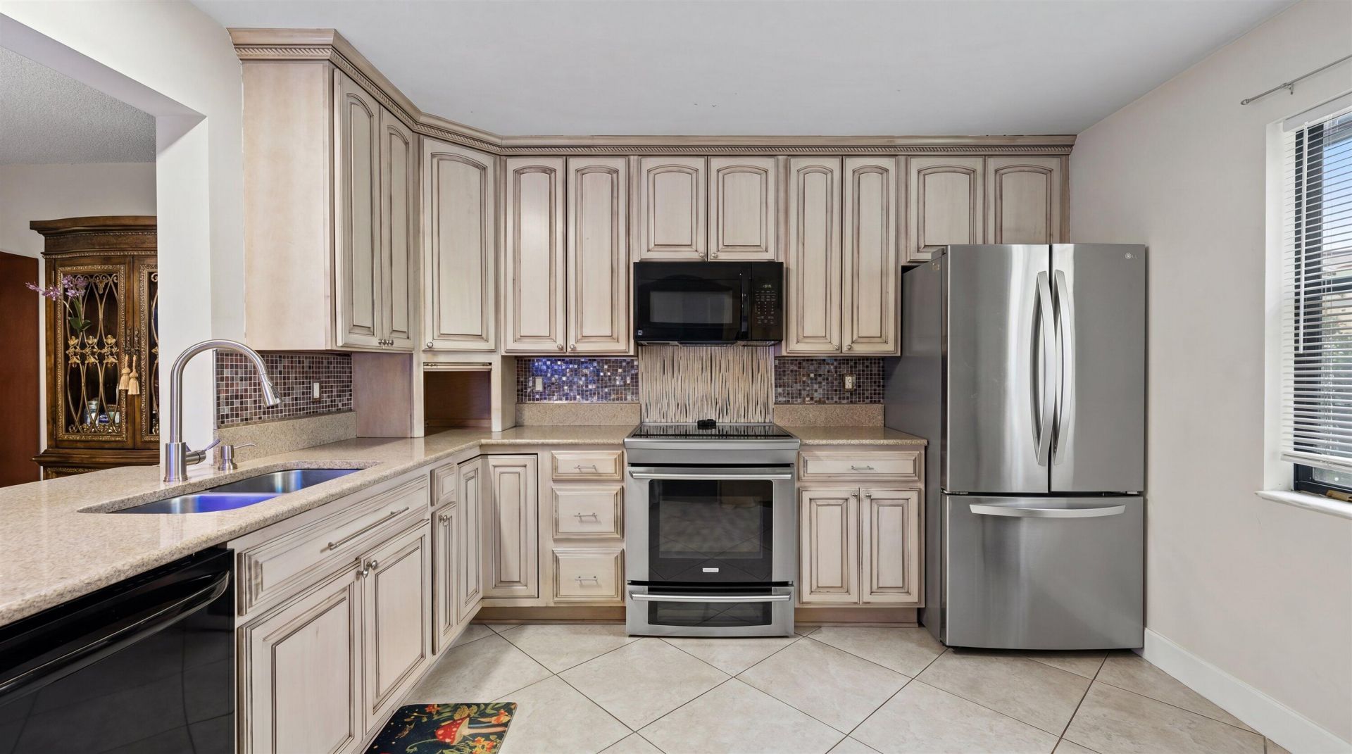 1303 Lakeview Drive E, Royal Palm Beach, FL 33411 Photo