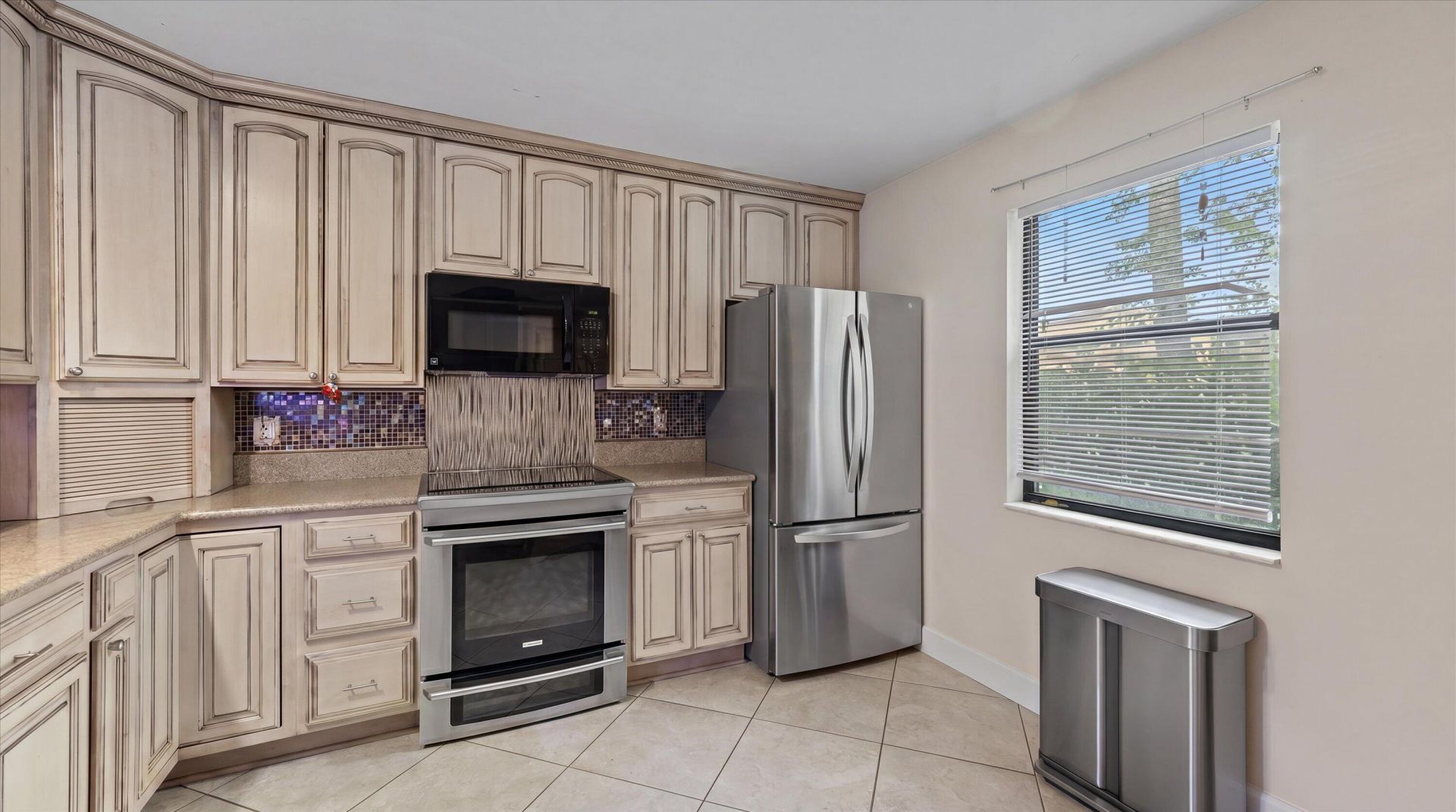 1303 Lakeview Drive E, Royal Palm Beach, FL 33411 Photo
