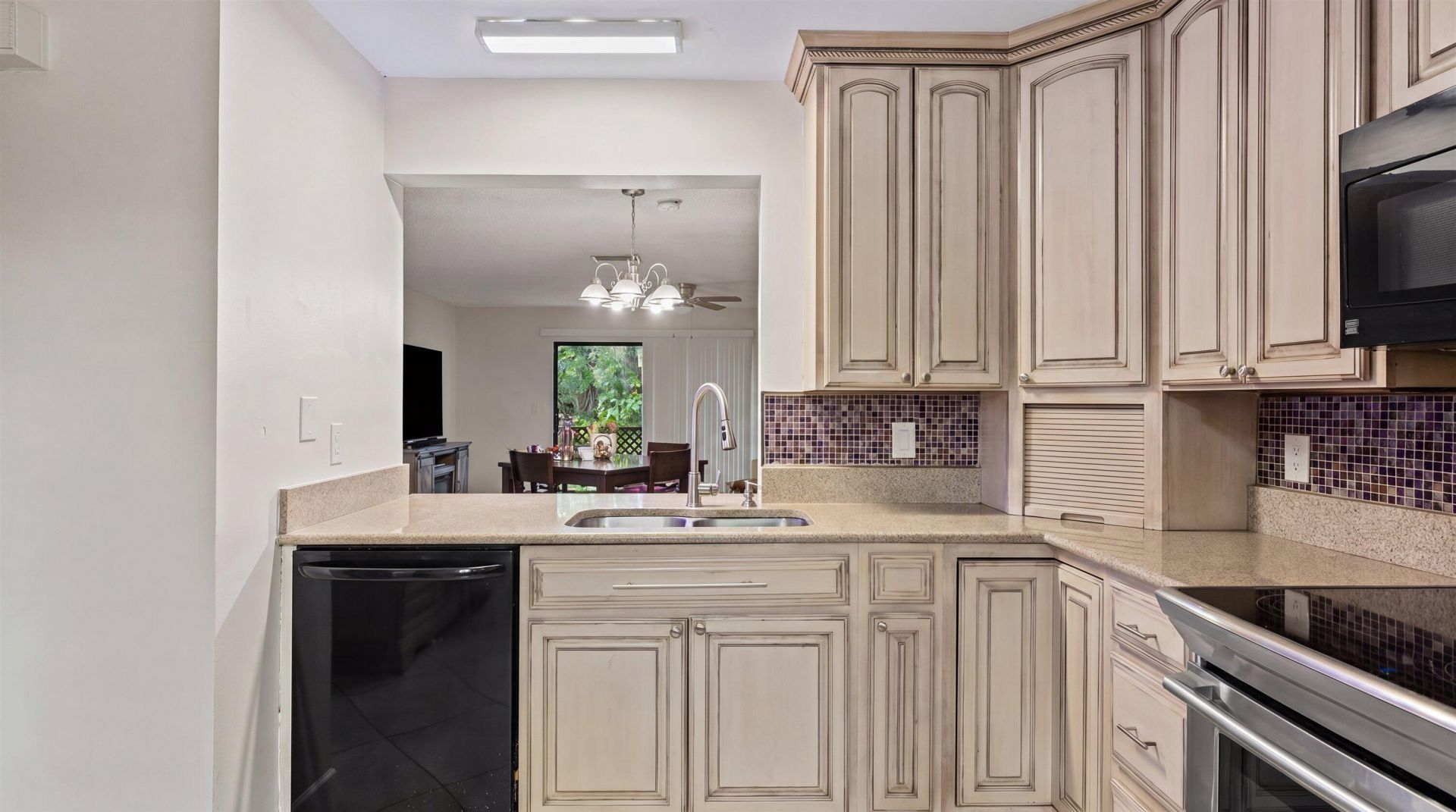 1303 Lakeview Drive E, Royal Palm Beach, FL 33411 Photo