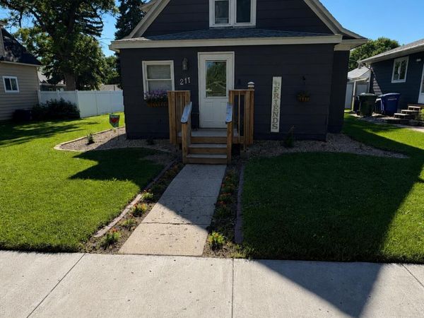 211 2ND STREET NE, Watertown, SD 57201