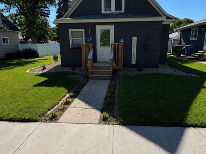 211 2ND STREET NE Watertown, SD 57201