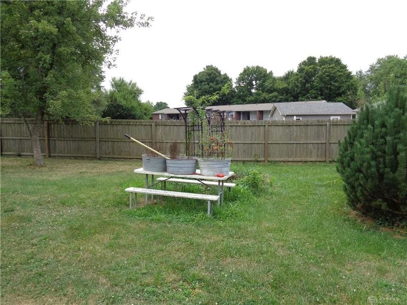 104 Donna Drive, Camden, OH 45311 Photo 8