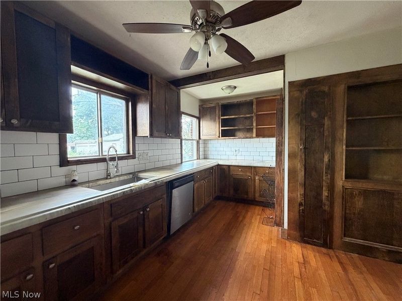 8127 Garfield Boulevard , Garfield Heights, OH 44125 Photo 2