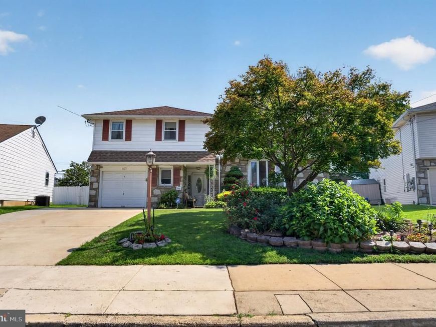 1127 Hower Lane, Philadelphia, PA 19115 Main Photo