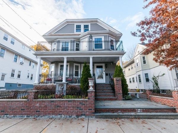 158-160 School, Unit 158, Watertown, MA 02472