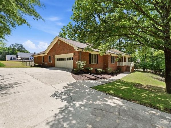 379 Clyde Court , Mcdonough, GA 30252