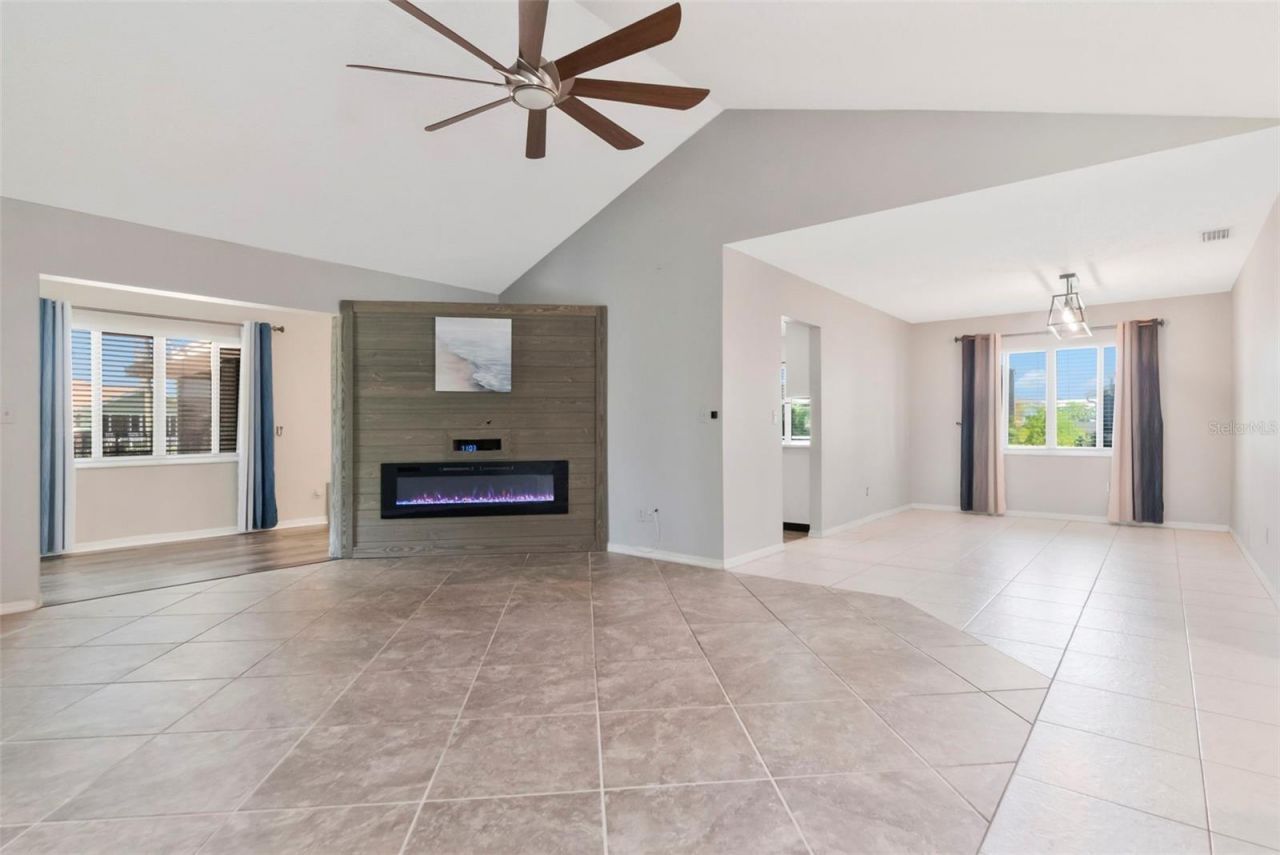 303 Barstow Court, Sun City Center, FL 33573 Photo