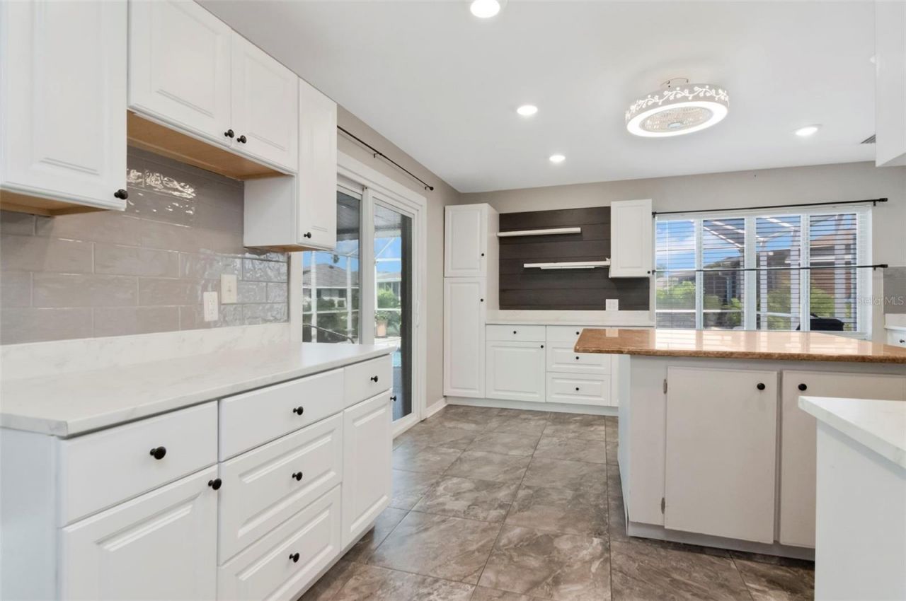 303 Barstow Court, Sun City Center, FL 33573 Photo