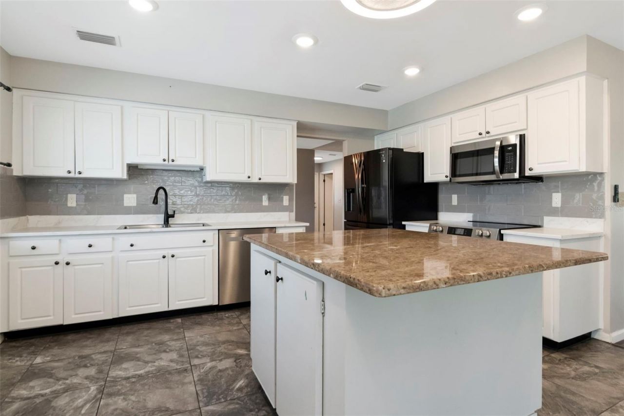 303 Barstow Court, Sun City Center, FL 33573 Photo