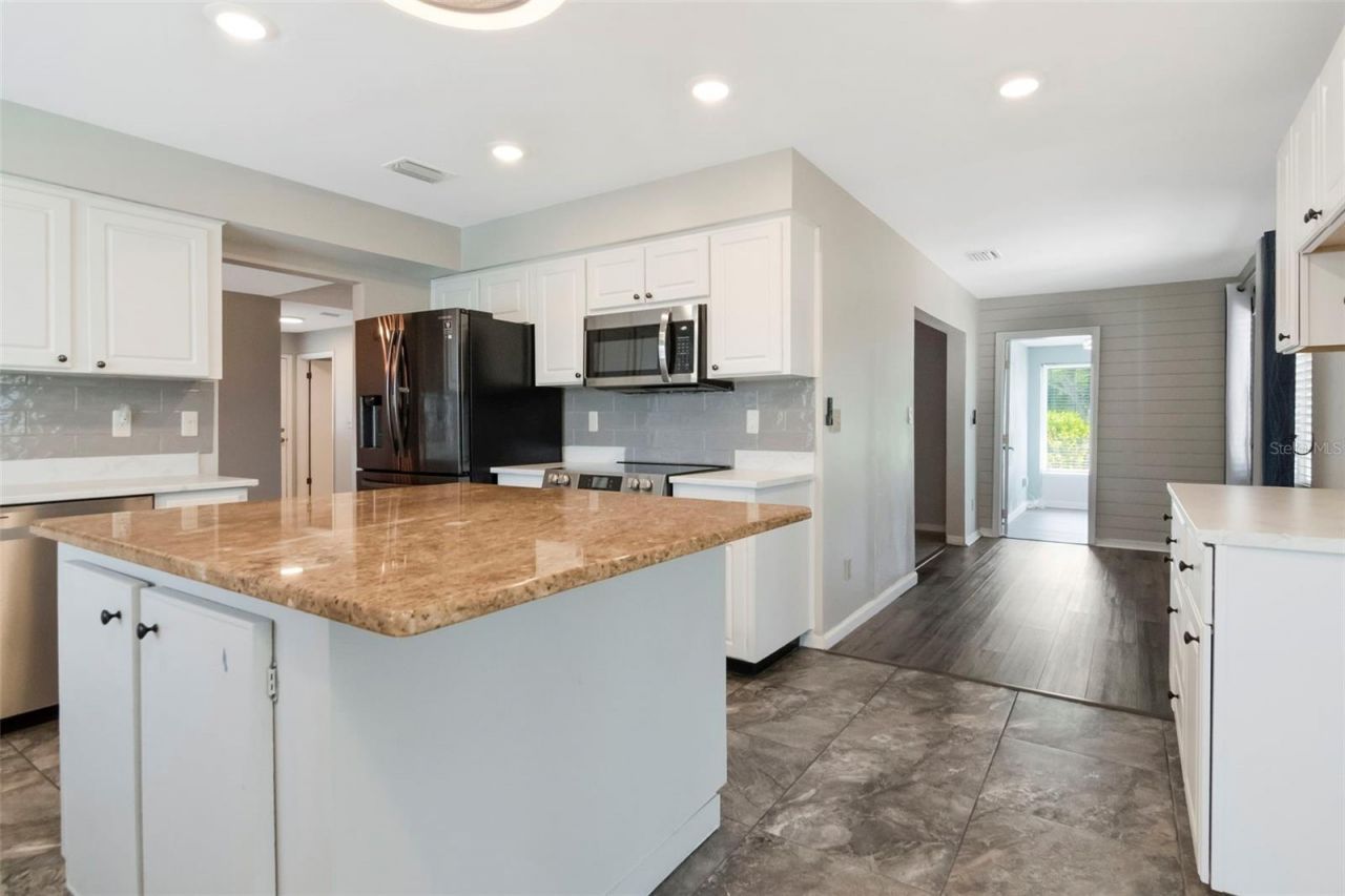 303 Barstow Court, Sun City Center, FL 33573 Photo