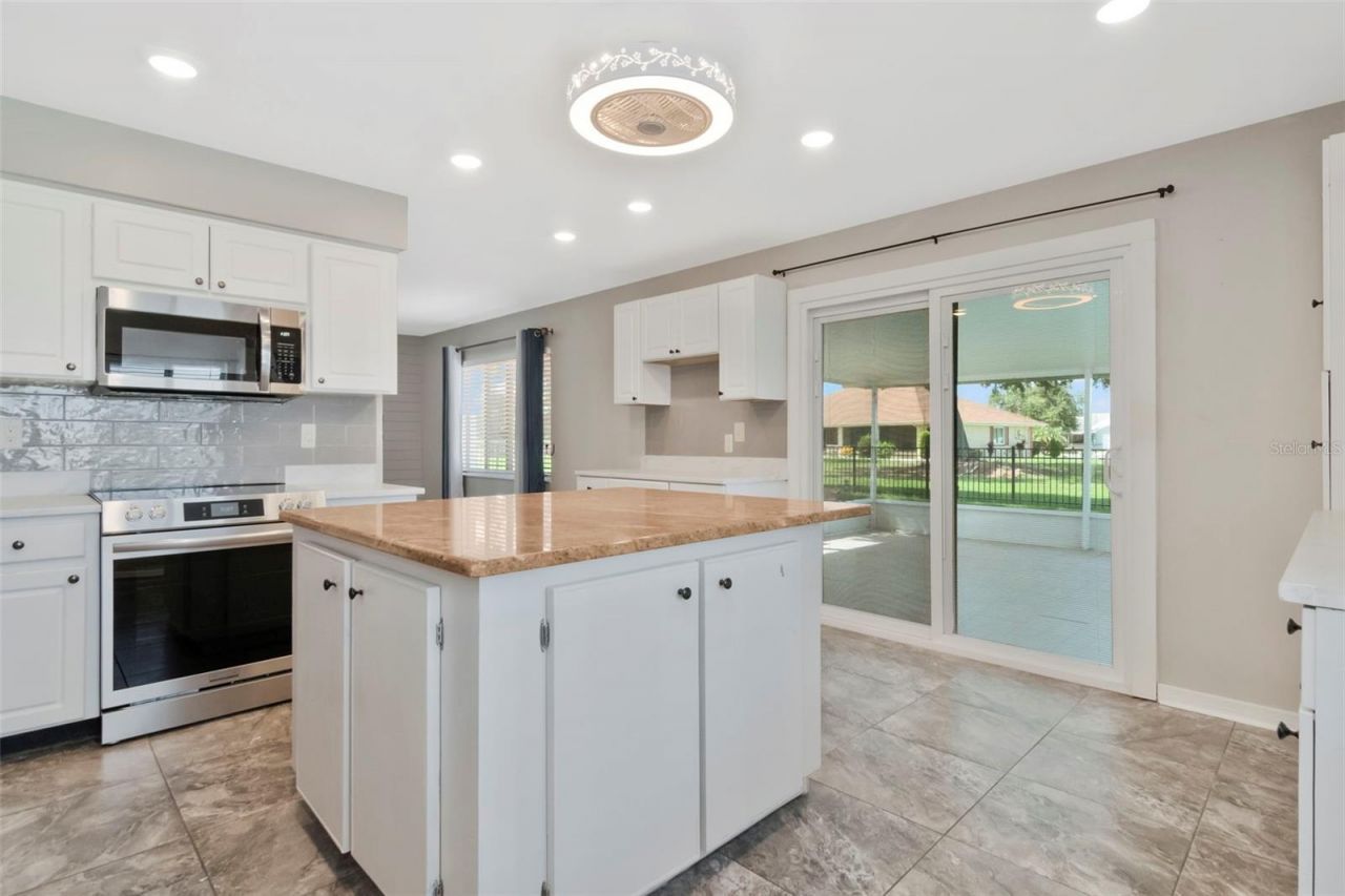 303 Barstow Court, Sun City Center, FL 33573 Photo