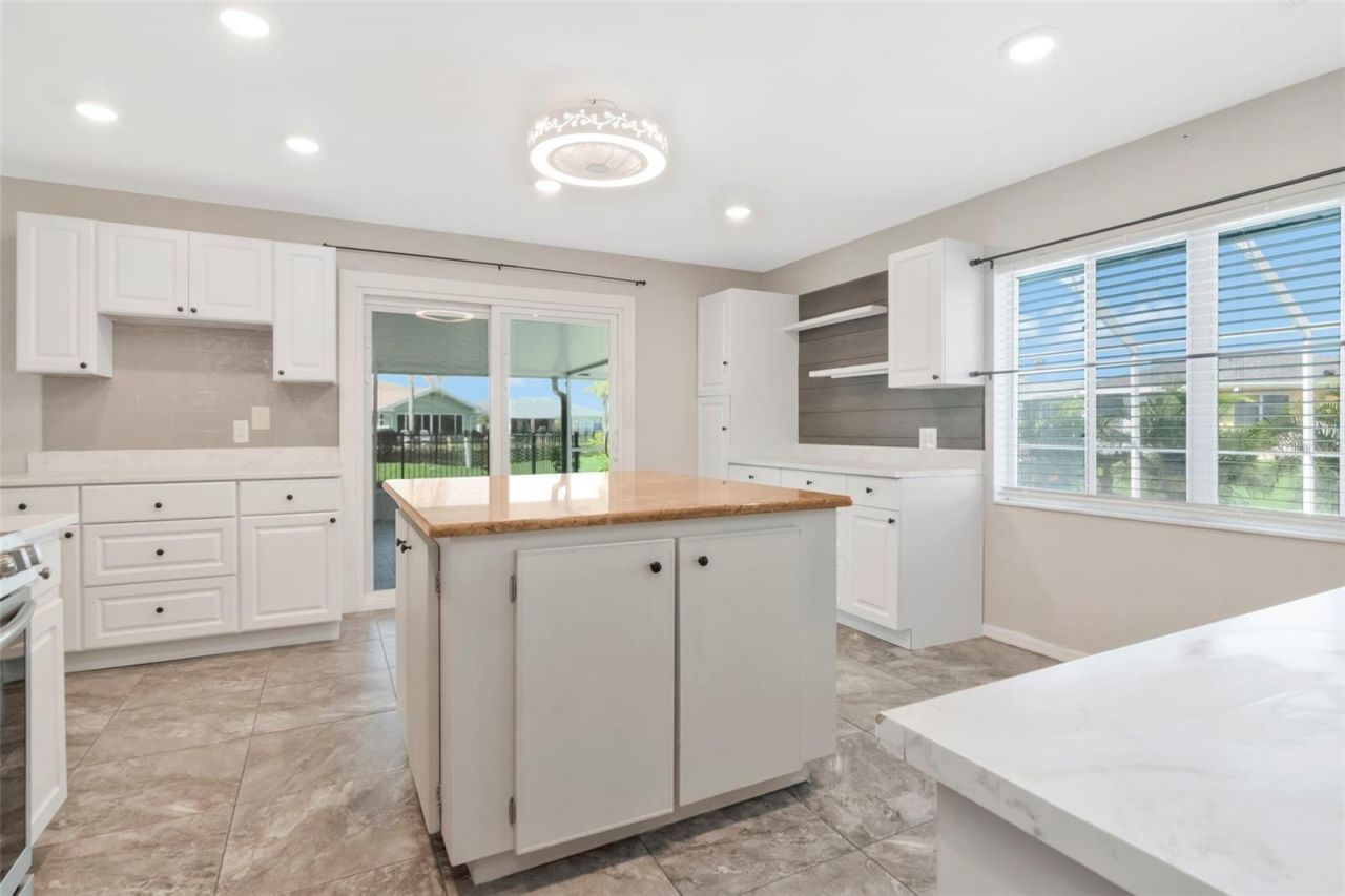 303 Barstow Court, Sun City Center, FL 33573 Photo