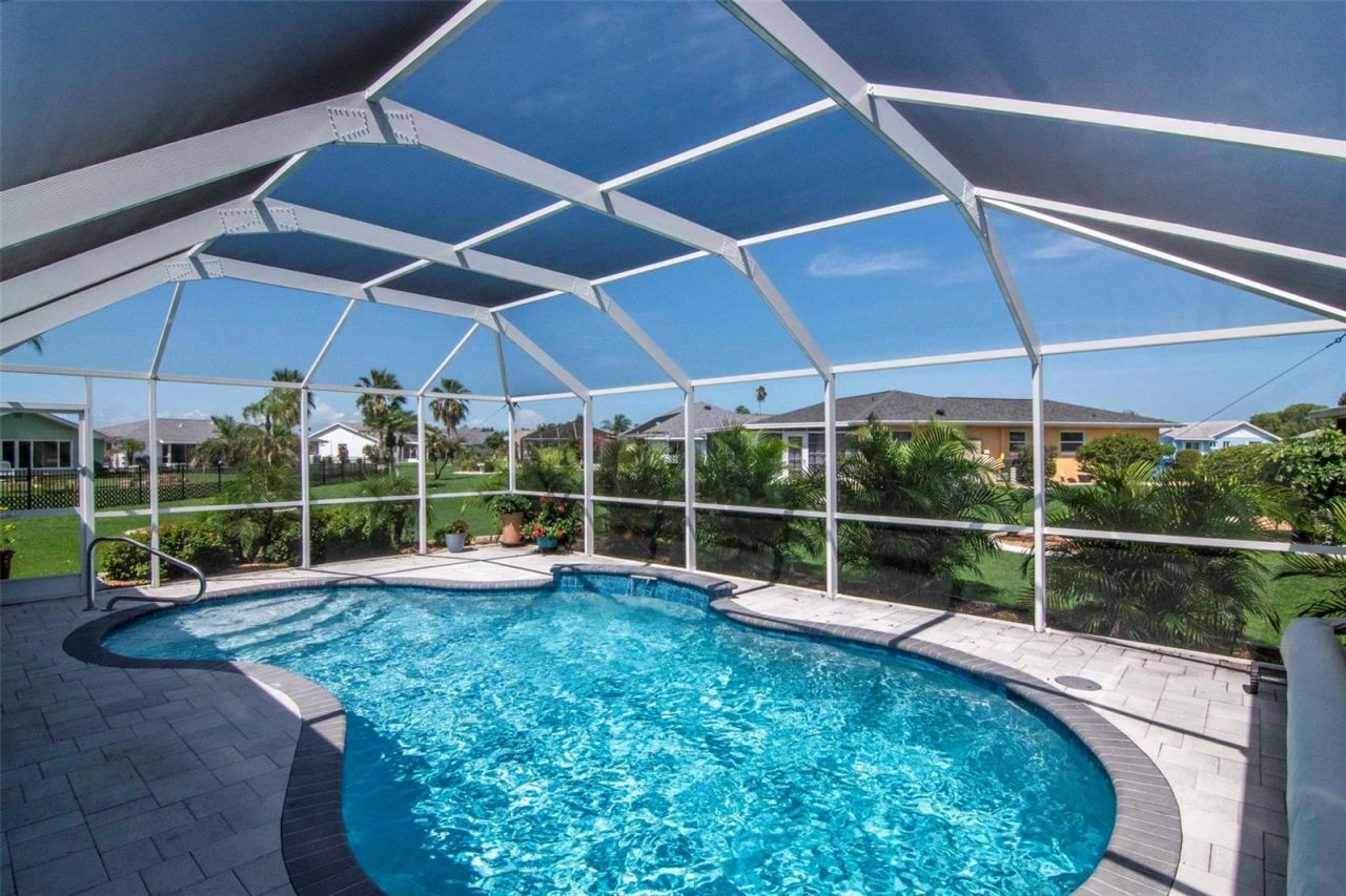 303 Barstow Court, Sun City Center, FL 33573 Photo