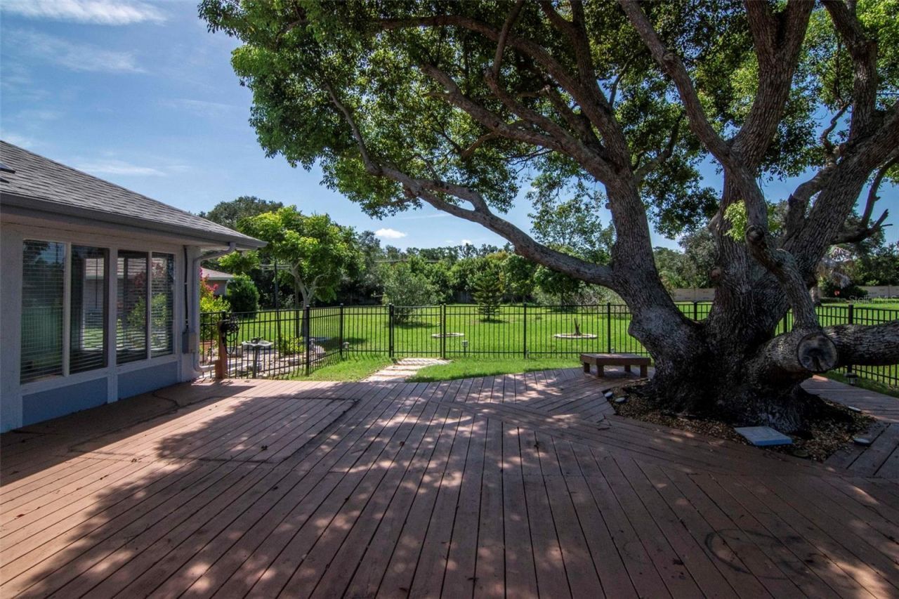 303 Barstow Court, Sun City Center, FL 33573 Photo