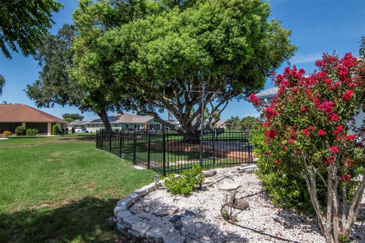 303 Barstow Court, Sun City Center, FL 33573 Photo