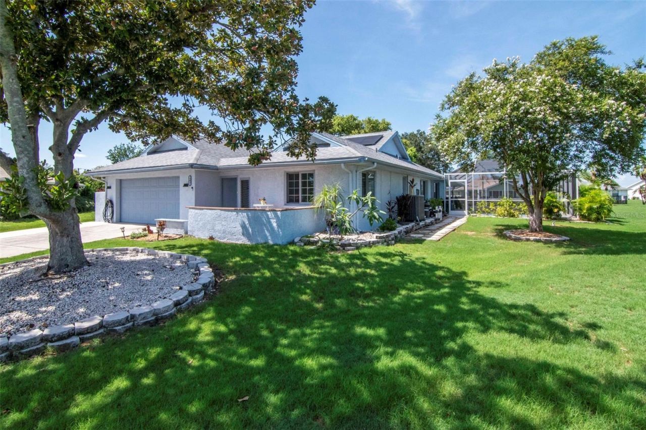 303 Barstow Court, Sun City Center, FL 33573 Photo