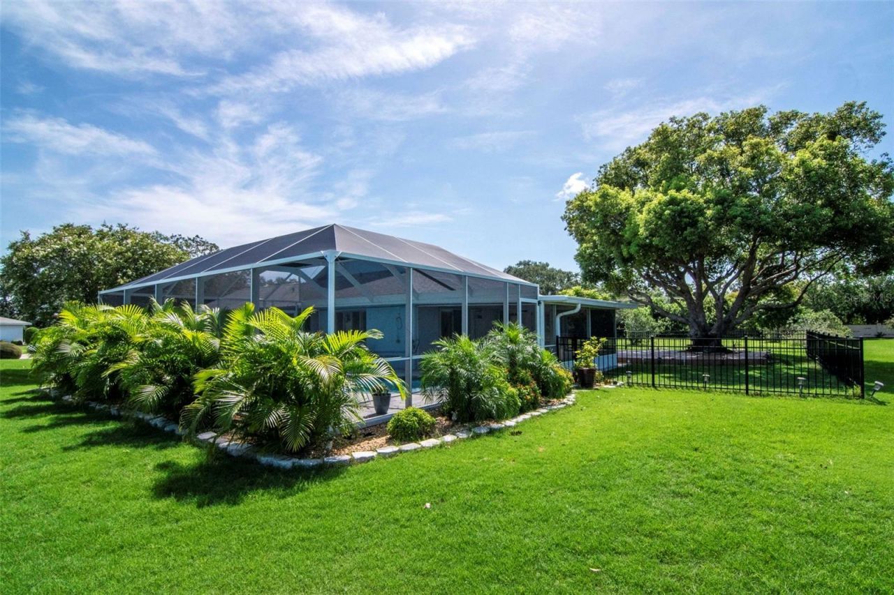 303 Barstow Court, Sun City Center, FL 33573 Photo