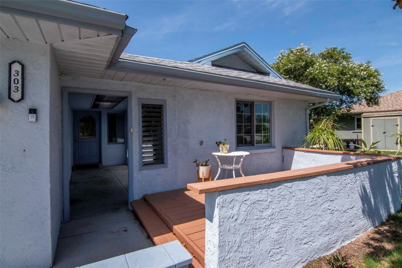 303 Barstow Court, Sun City Center, FL 33573 Photo