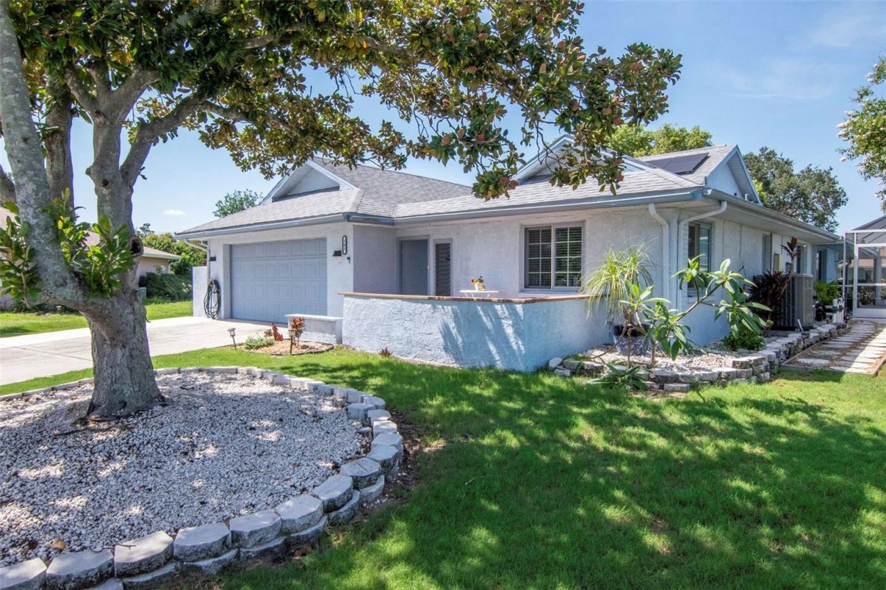 303 Barstow Court, Sun City Center, FL 33573 Photo