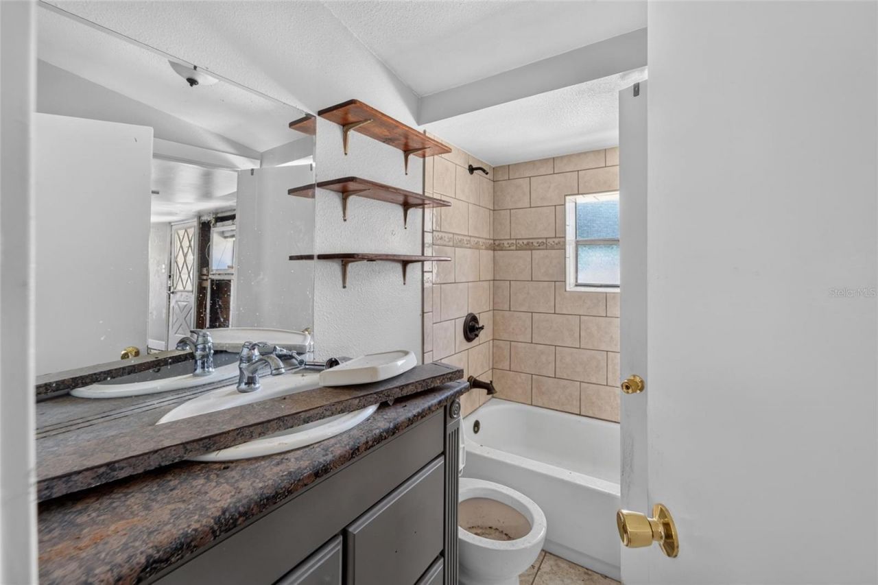 805 E Shell Point Road, Ruskin, FL 33570 Photo