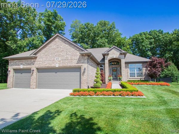 49118 Ridgeview Drive, Macomb Twp, MI 48044