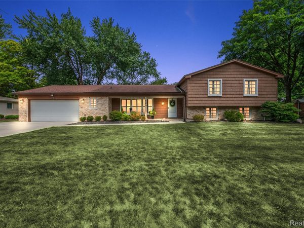 7435 Saint Auburn Drive, Bloomfield Hills, Mi 48301