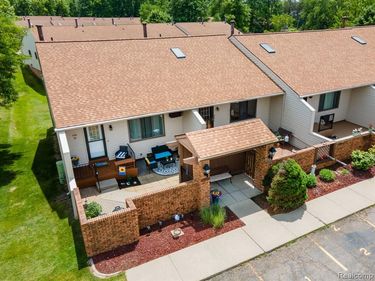 61957 Ticonderoga Drive, Unit 1, South Lyon, Mi 48178