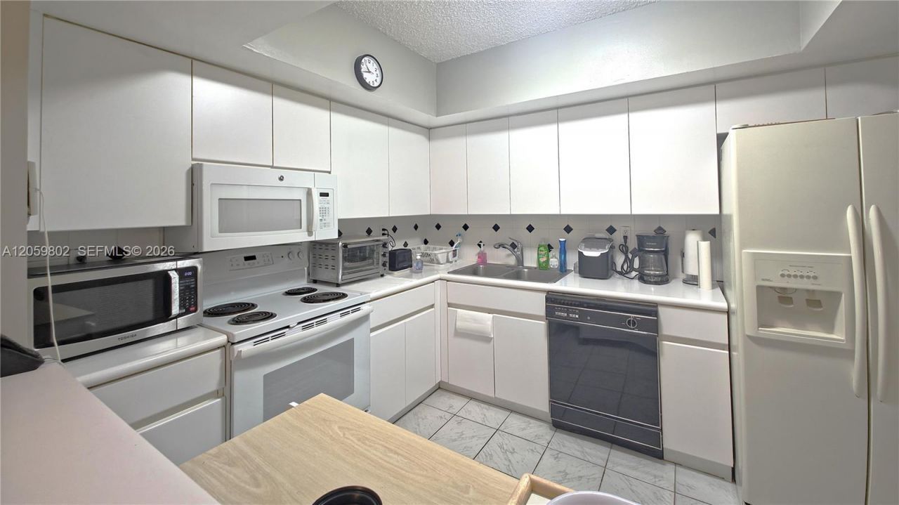 9455 Collins Ave, Unit 501, Surfside, FL 33154 Photo