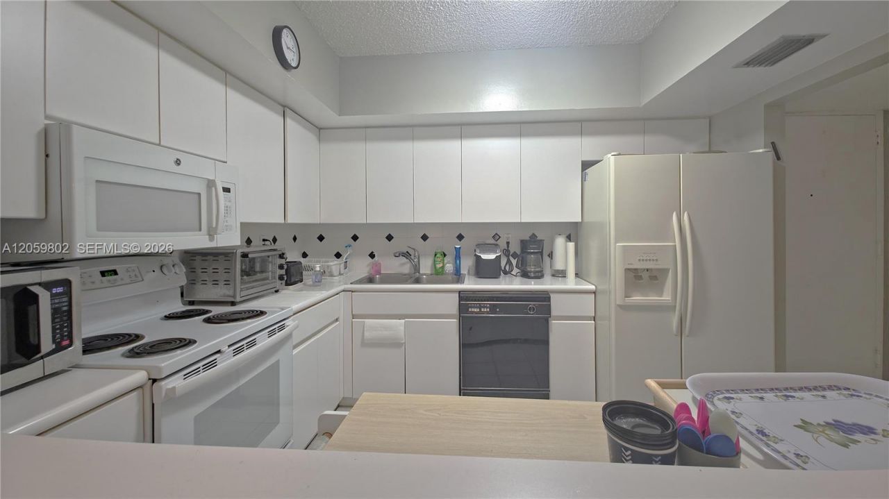 9455 Collins Ave, Unit 501, Surfside, FL 33154 Photo
