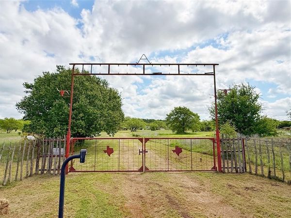 1091 Withers Road , Mineral Wells, TX 76067