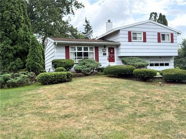 250 Blackberry Road, Liverpool, NY 13090