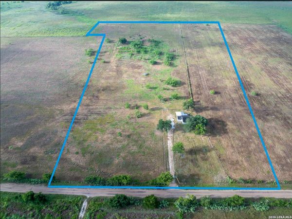 624 Berger Road, Schulenburg, TX 78945
