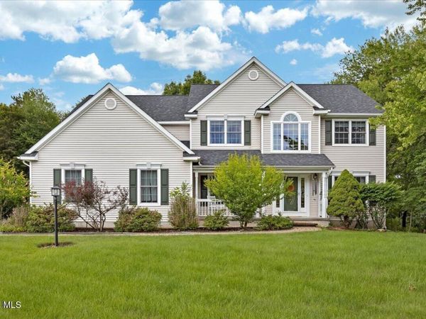 2 Brookhaven Lane, East Greenbush, NY 12061