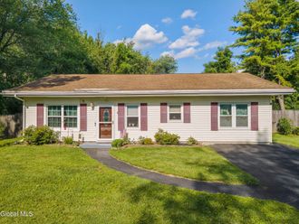 5 Memory Lane Schenectady, NY 12304