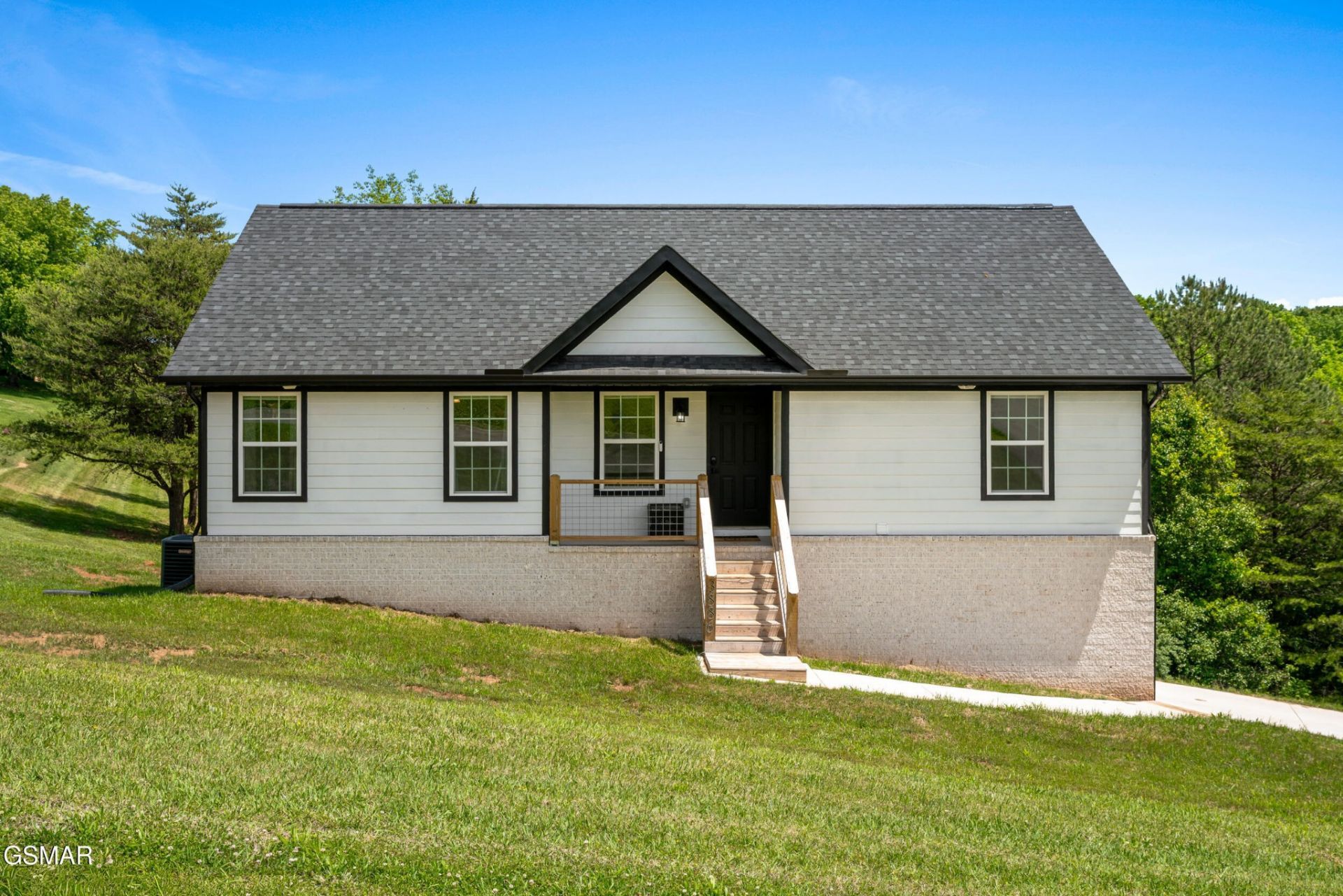 3886 Settlers Trail , Kodak, TN 37764 Main Photo