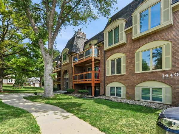 1440 20th Street, Unit 9, West Des Moines, IA 50265