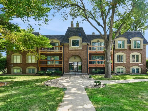 1440 20th Street, Unit 9, West Des Moines, IA 50265