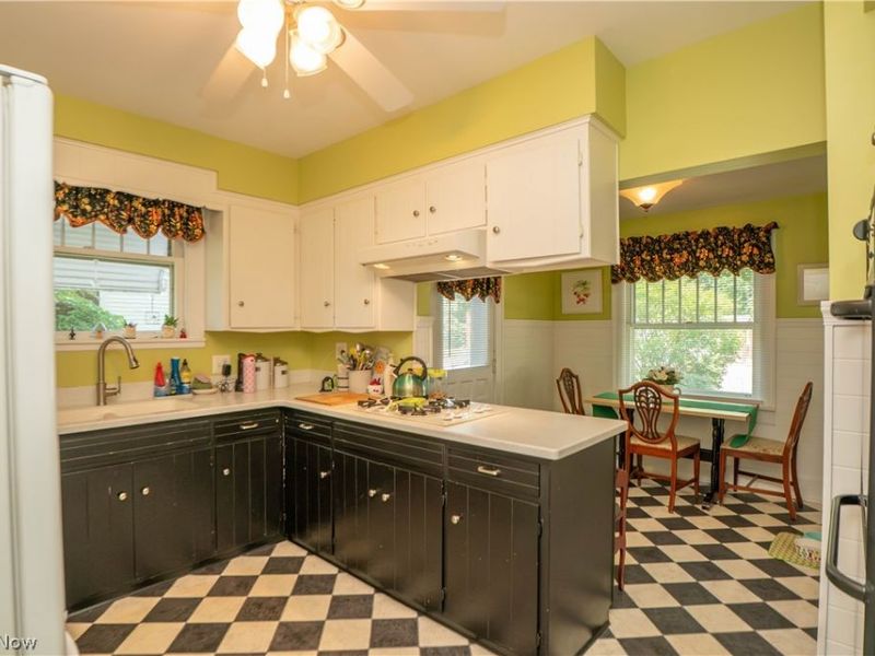 507 W Maple Street , North Canton, OH 44720 Photo 13
