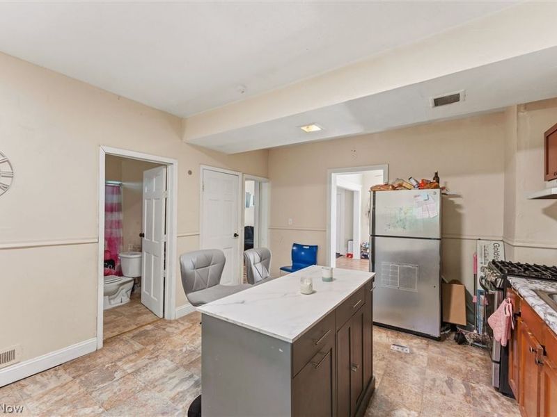 2032 W 104th Street , Cleveland, OH 44102 Photo 10