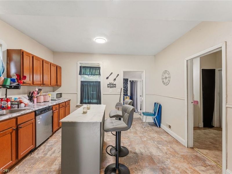 2032 W 104th Street , Cleveland, OH 44102 Photo 12