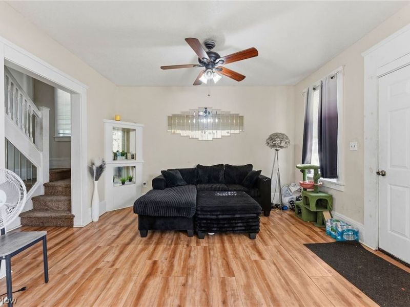 2032 W 104th Street , Cleveland, OH 44102 Photo 2