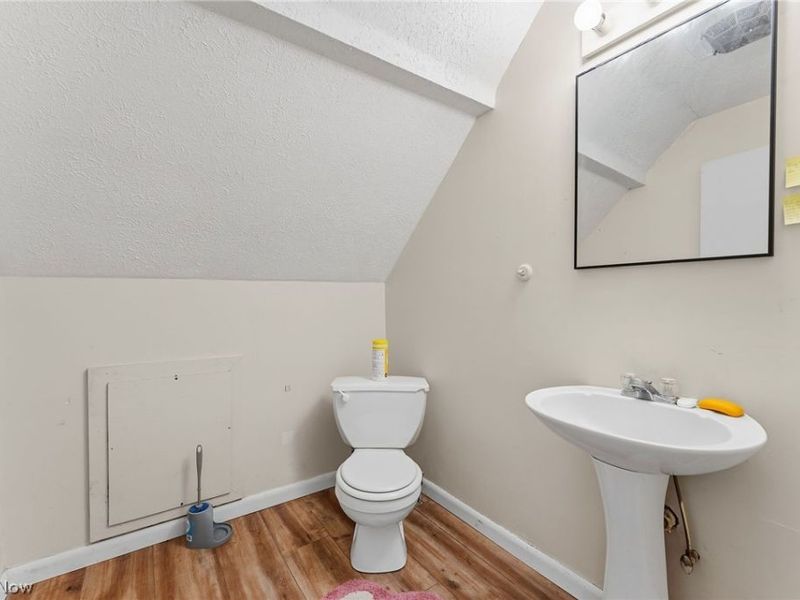 2032 W 104th Street , Cleveland, OH 44102 Photo 22