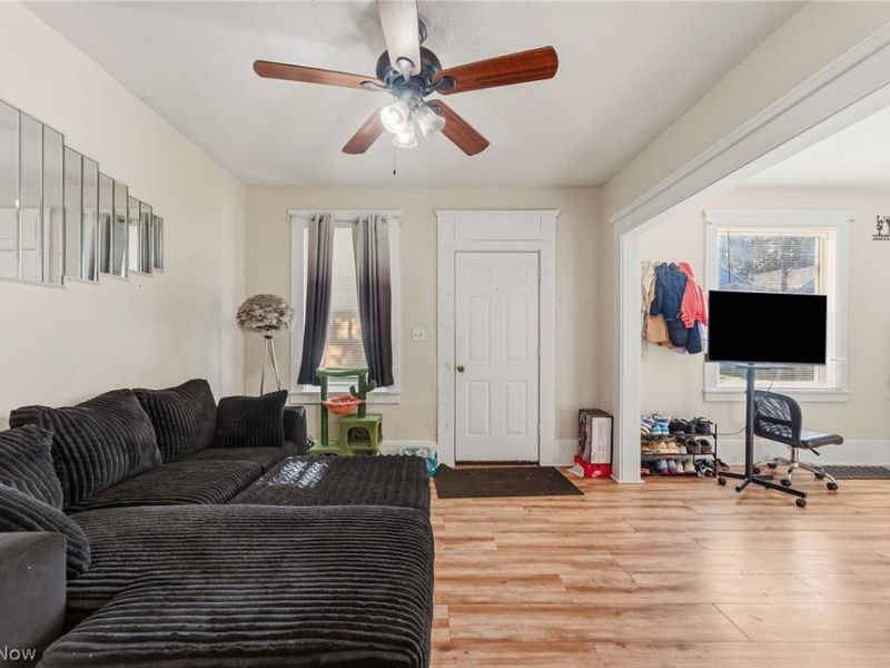2032 W 104th Street , Cleveland, OH 44102 Photo 3