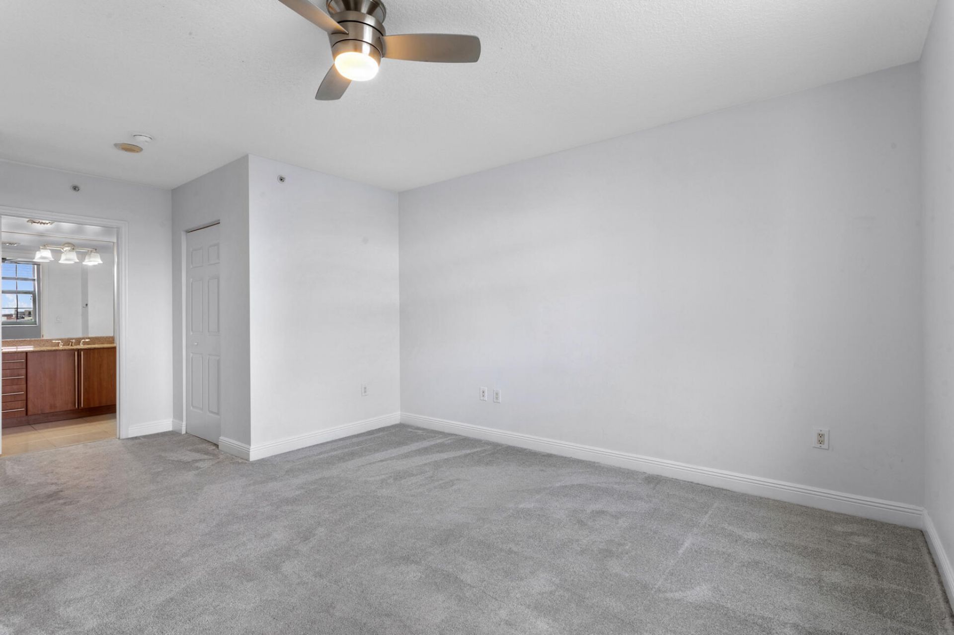 610 Clematis Street, Unit 418, West Palm Beach, FL 33401 Photo